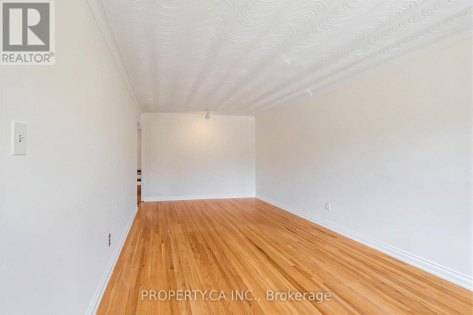 48 Santa Barbara Road, Toronto, Ontario  M2N 2C2 - Photo 4 - C13686800