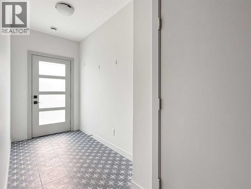 204, 81 Greenbriar Place NW, Calgary, Alberta T3B 6J1 - Photo 2 - A2338029
