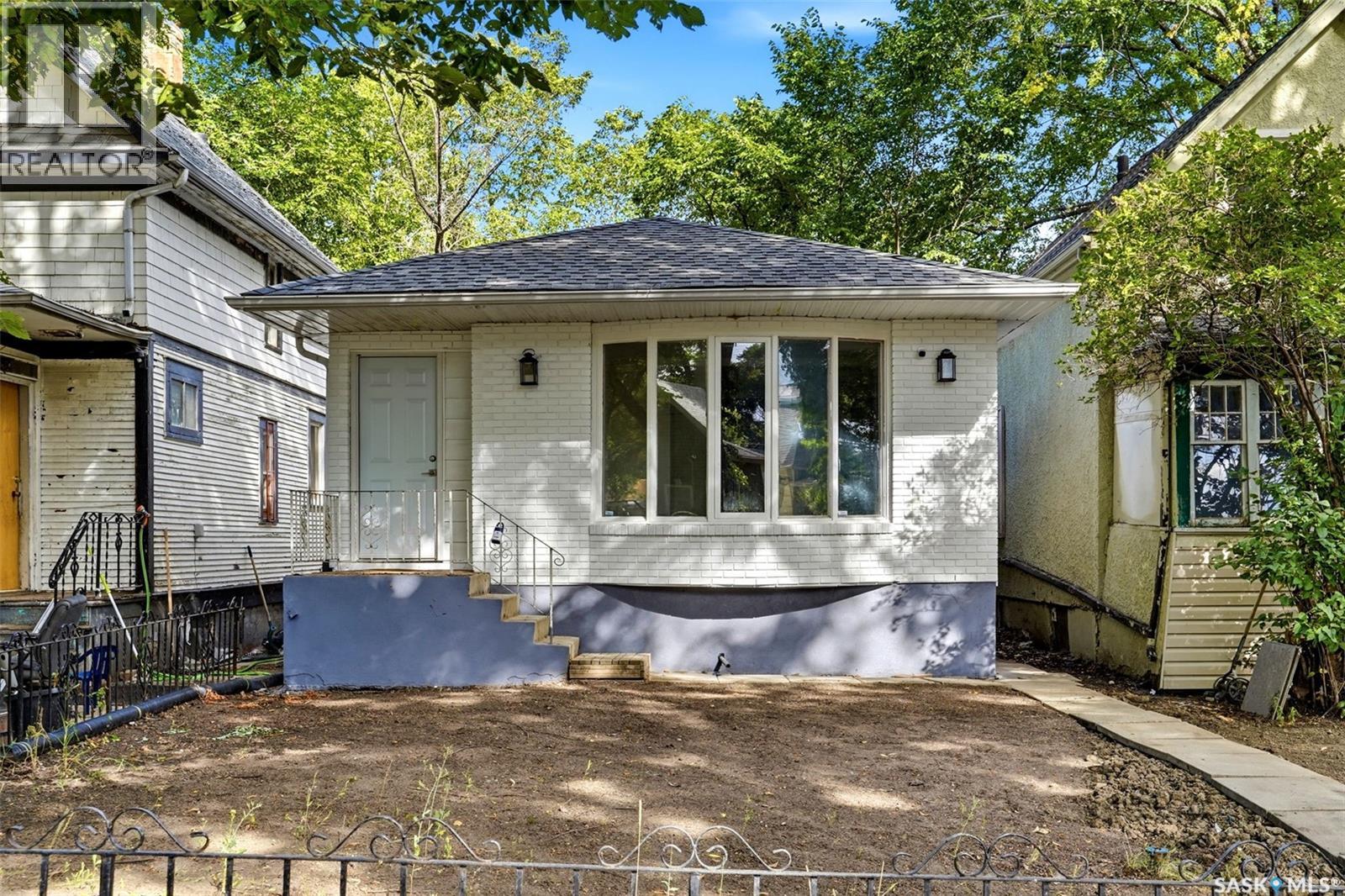 1937 Montreal Street, Regina, Saskatchewan  S4P 1L4 - Photo 2 - SK045915
