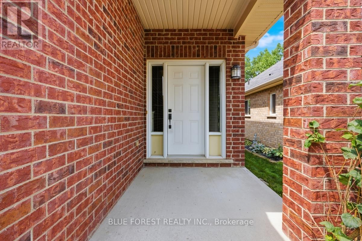 1834 Dormer Drive, London South, Ontario  N6M 0C1 - Photo 5 - X13687512
