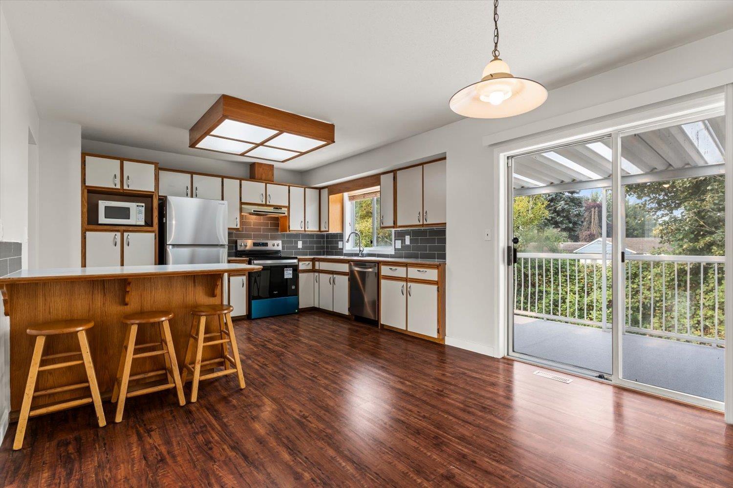 7487 Garnet Drive, Sardis West Vedder, Chilliwack, British Columbia  V2R 3B1 - Photo 12 - R3156214