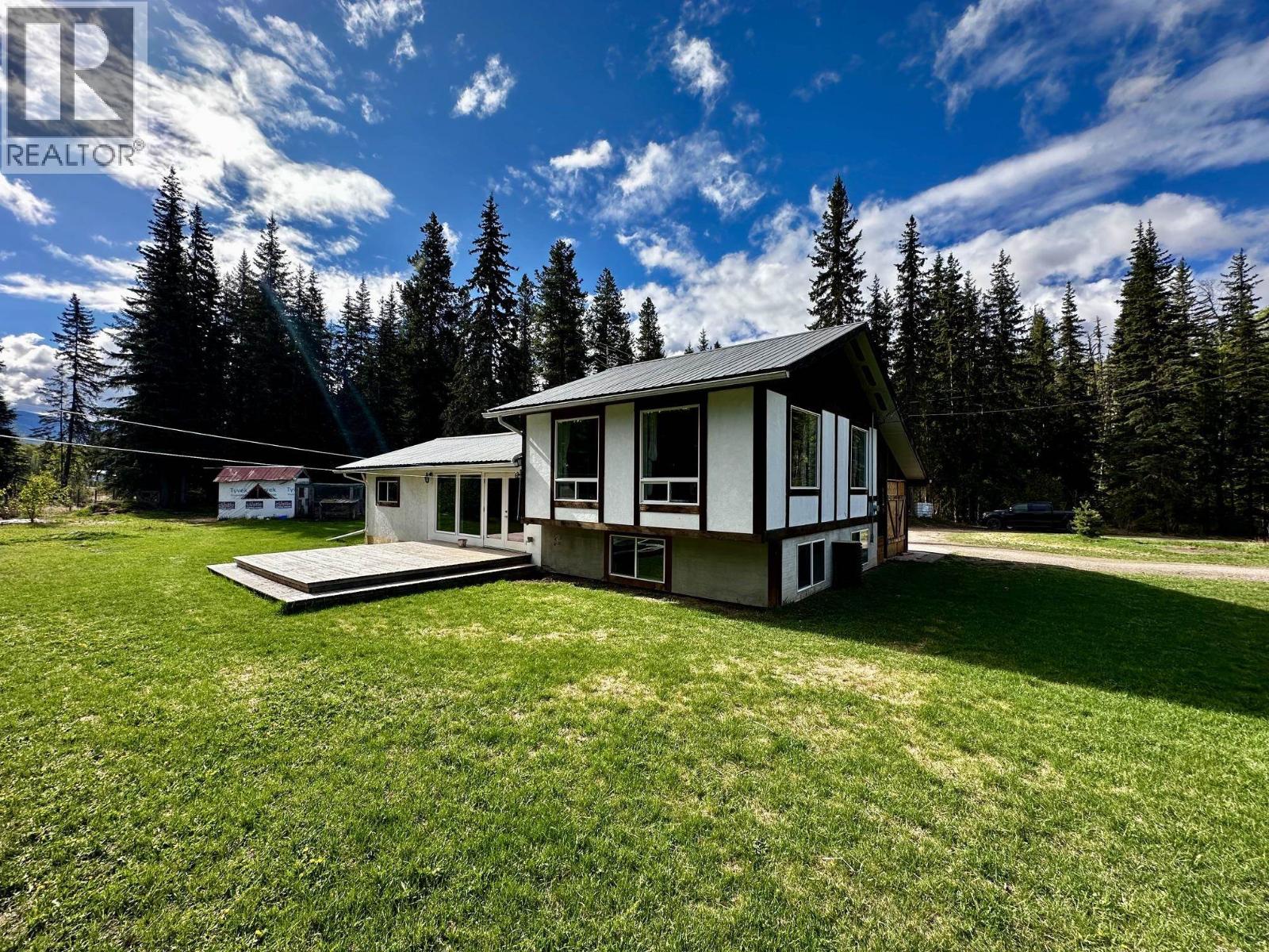 17540 Quick Station Road, Telkwa, British Columbia  V0J 2X2 - Photo 2 - R3126220