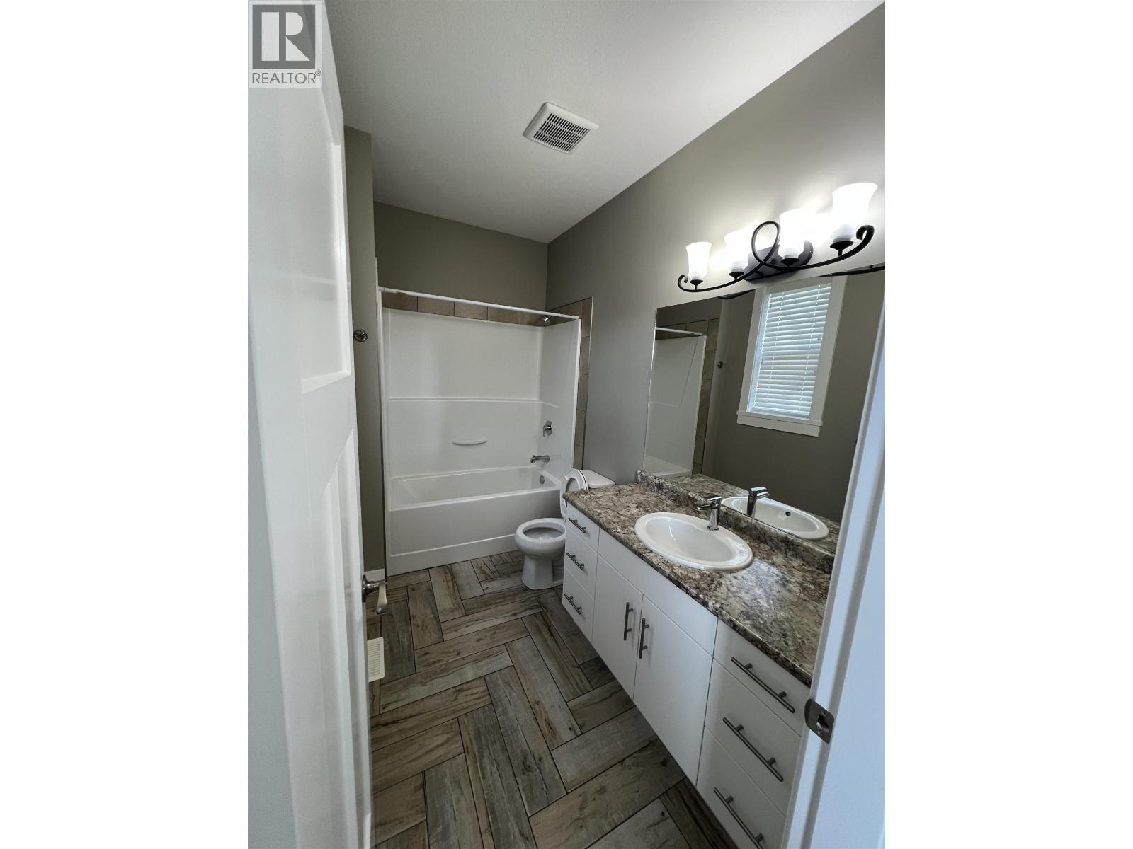 8215 88 Avenue, Fort St. John, British Columbia  V1J 0N9 - Photo 7 - R3156716