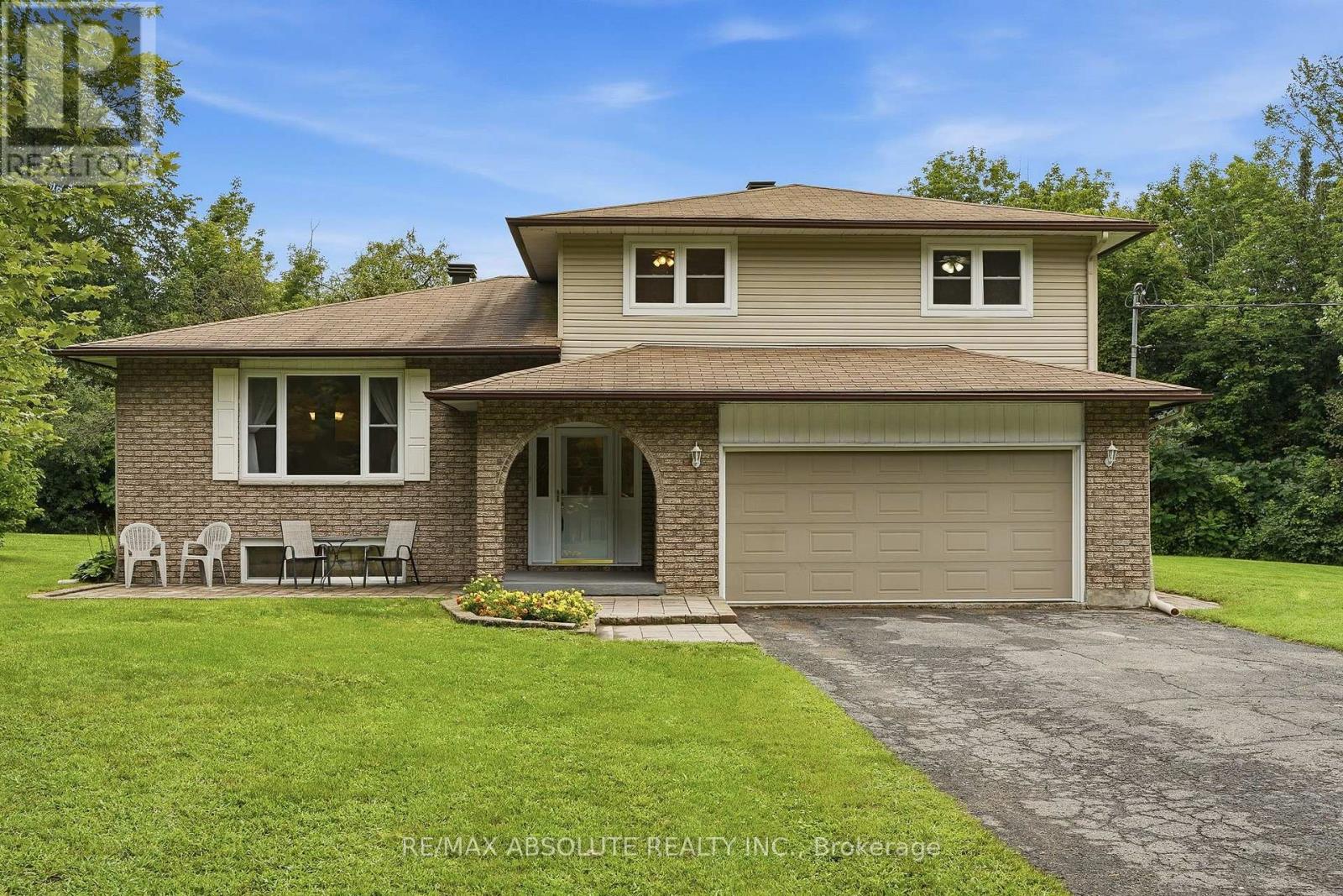 1000 Milburn Crescent, Ottawa, Ontario  K4C 1C9 - Photo 1 - X13687602