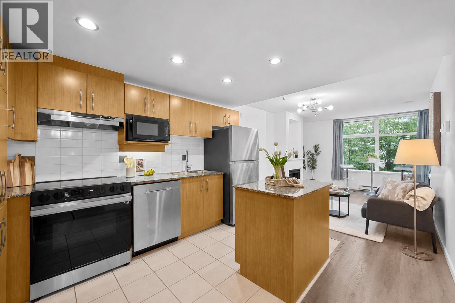 303 9288 University Crescent, Burnaby, British Columbia  V5A 4X7 - Photo 4 - R3156337