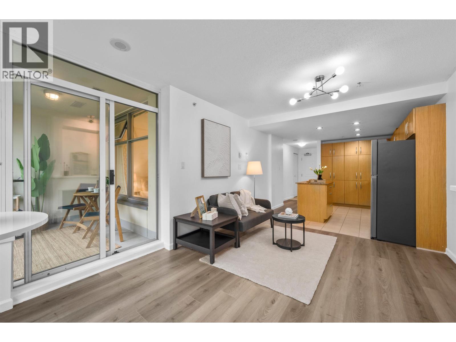 303 9288 University Crescent, Burnaby, British Columbia  V5A 4X7 - Photo 7 - R3156337