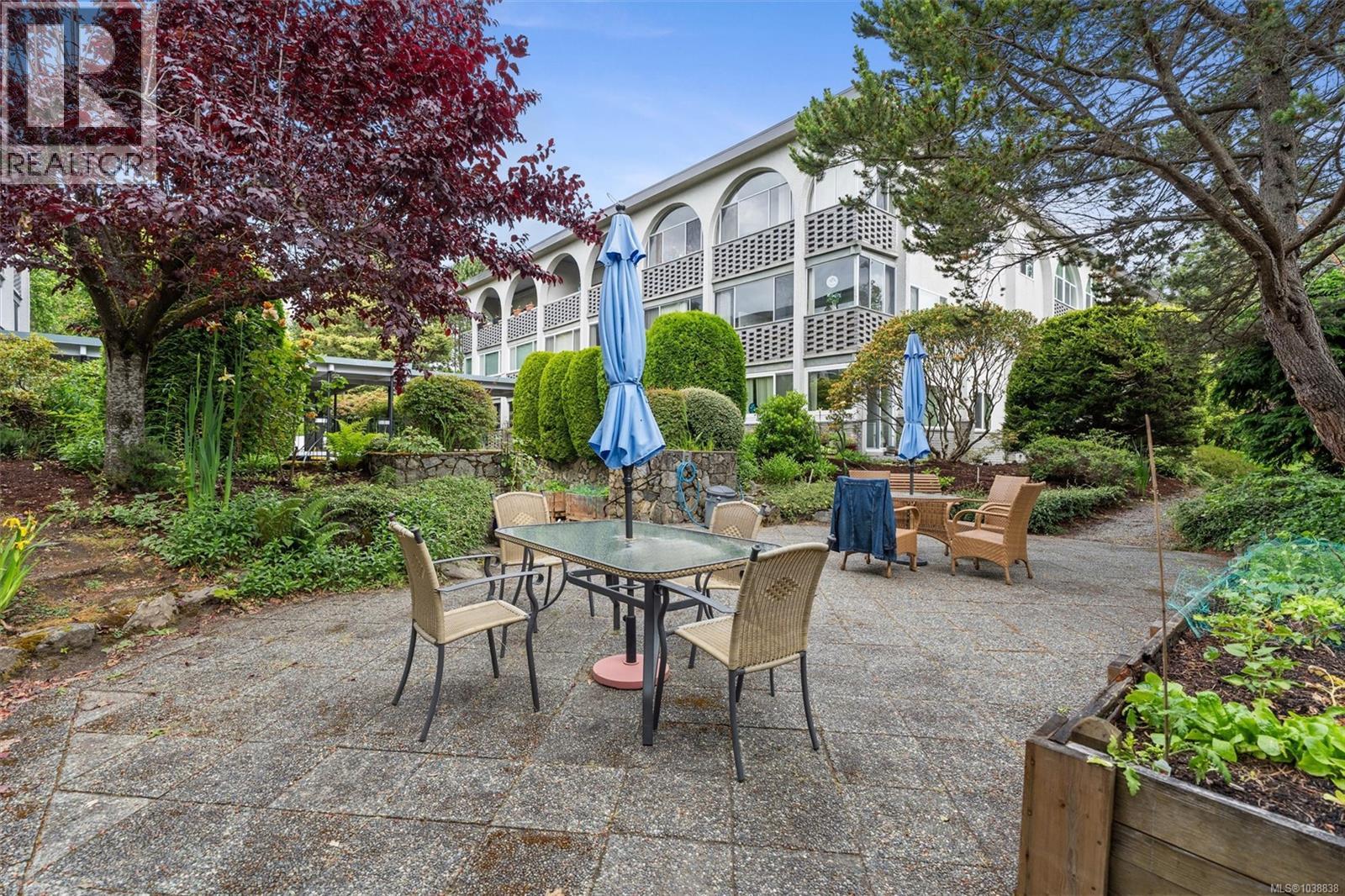 205 2040 White Birch Rd, Sidney, British Columbia V8L 2R1 - Photo 1 - 1038838