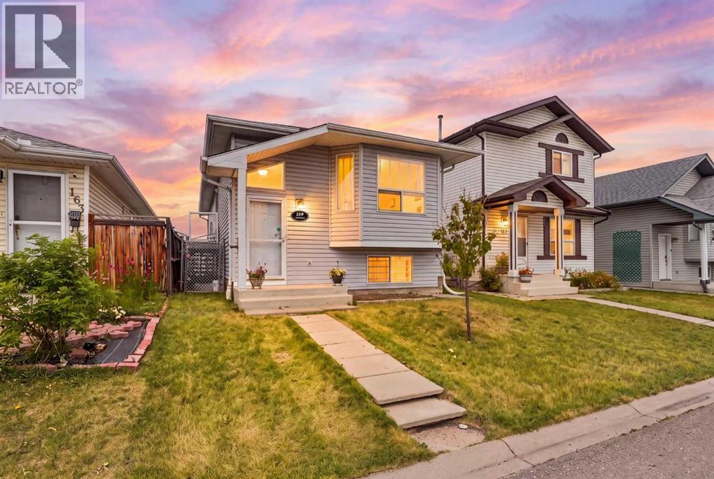 159 Applebrook Circle Se, Calgary, Alberta  T2A 7T3 - Photo 1 - A2336495