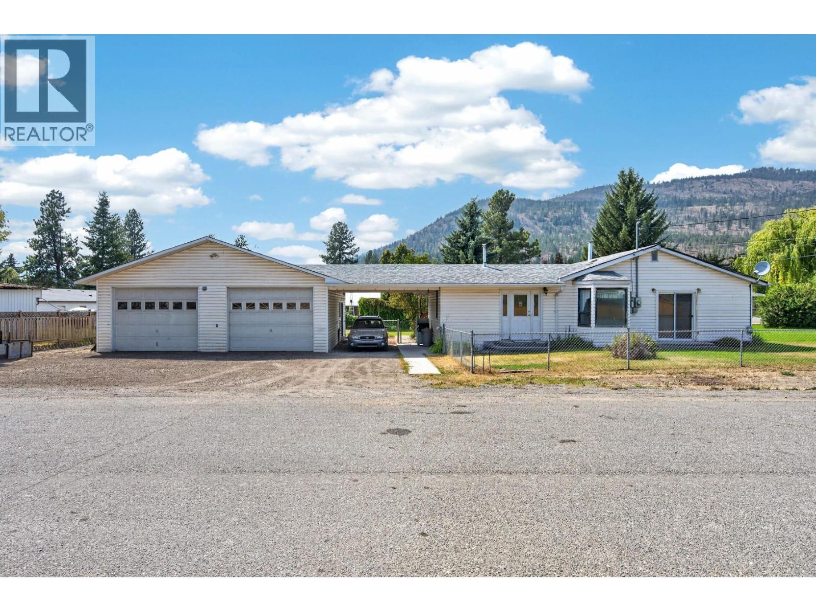 448 Woodward Avenue, Merritt, British Columbia