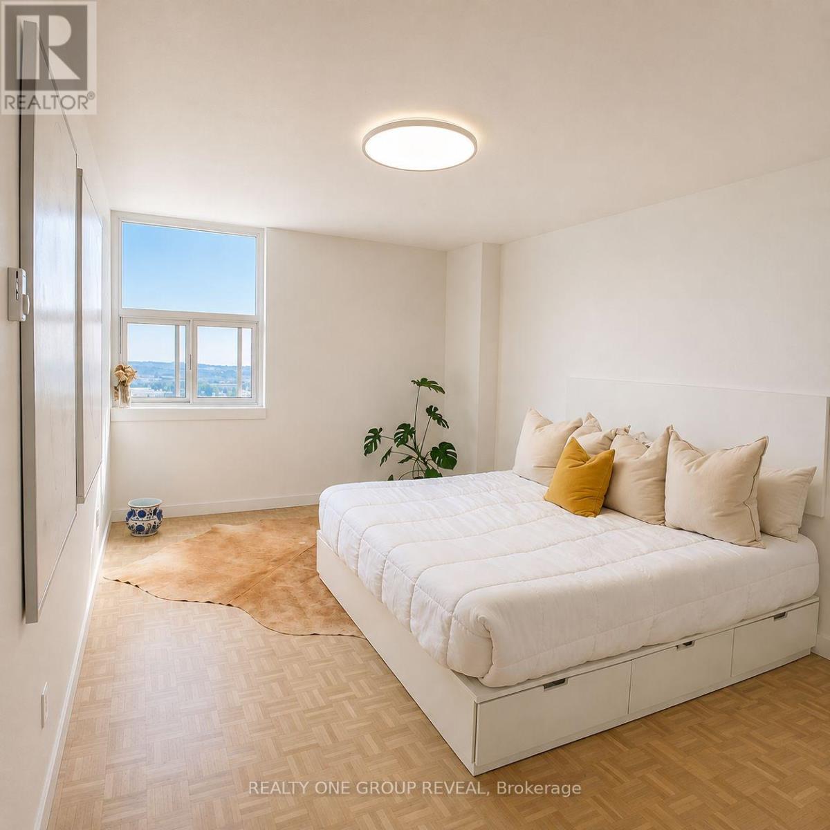 2605 - 3 Massey Square, Toronto, Ontario  M4C 5L5 - Photo 10 - E13687490