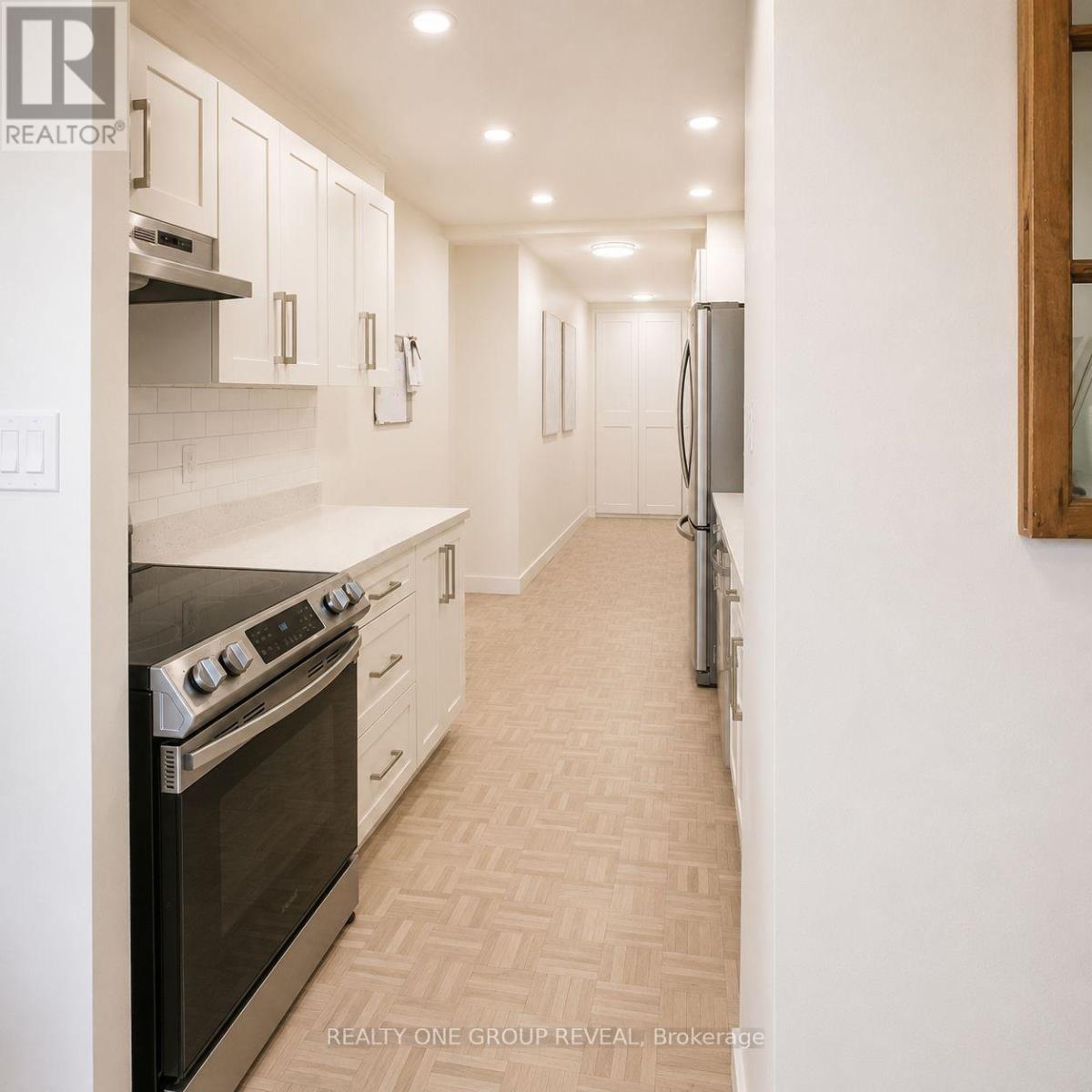 2605 - 3 Massey Square, Toronto, Ontario  M4C 5L5 - Photo 4 - E13687490
