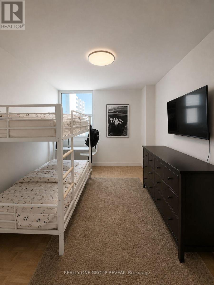 2605 - 3 Massey Square, Toronto, Ontario  M4C 5L5 - Photo 9 - E13687490