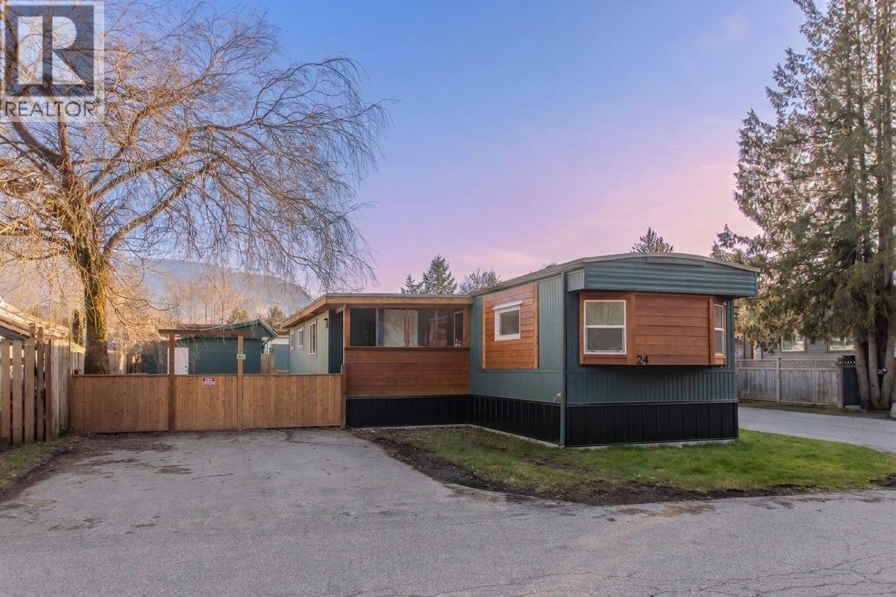 24 40157 GOVERNMENT ROAD, Squamish, British Columbia