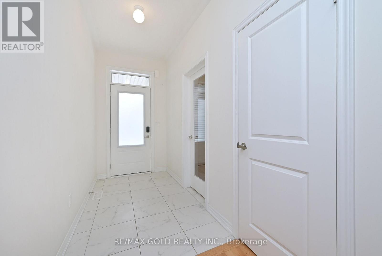 1345 Davis Loop, Innisfil, Ontario  L0L 0B1 - Photo 2 - N13687516