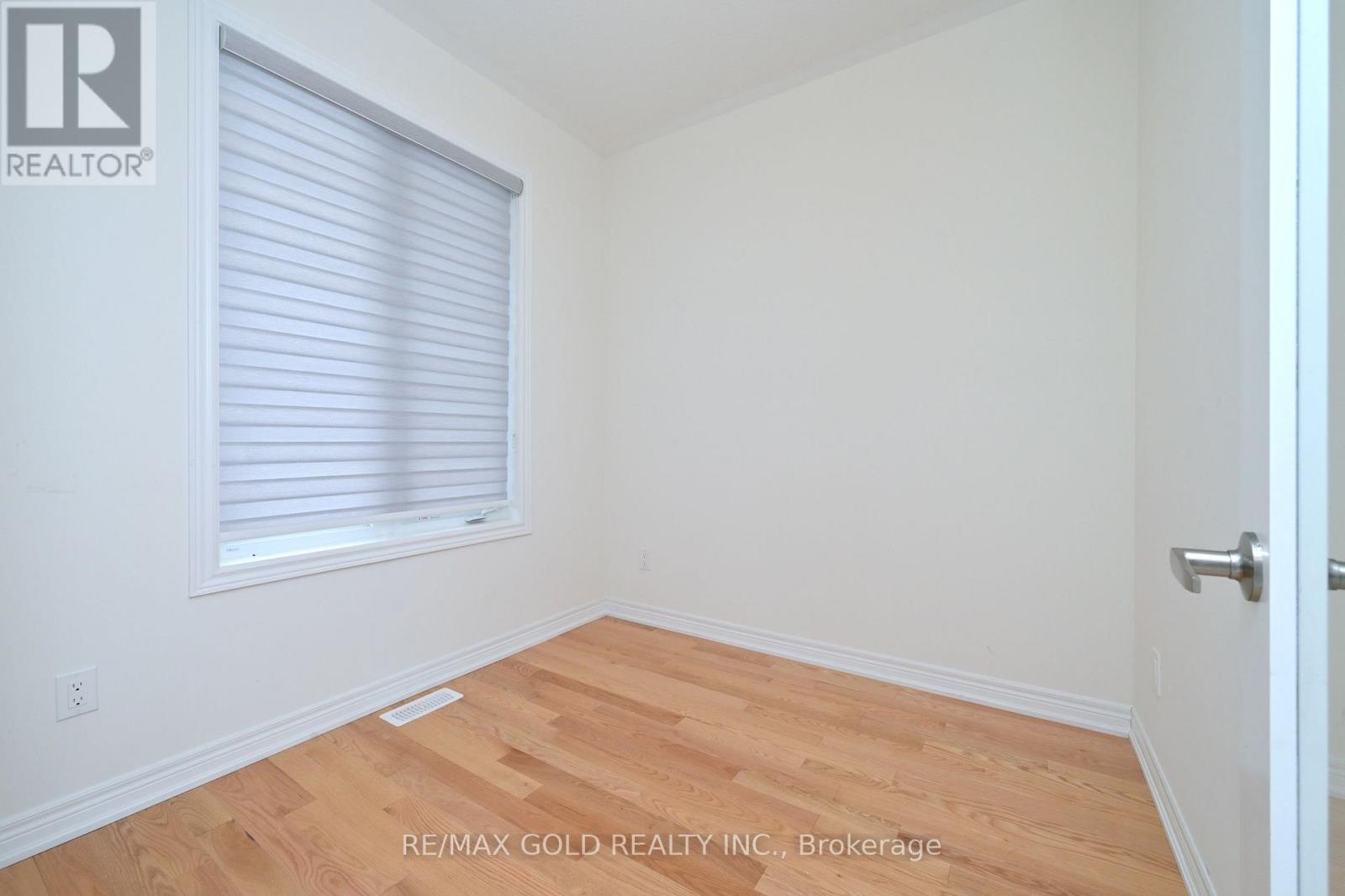 1345 Davis Loop, Innisfil, Ontario  L0L 0B1 - Photo 3 - N13687516