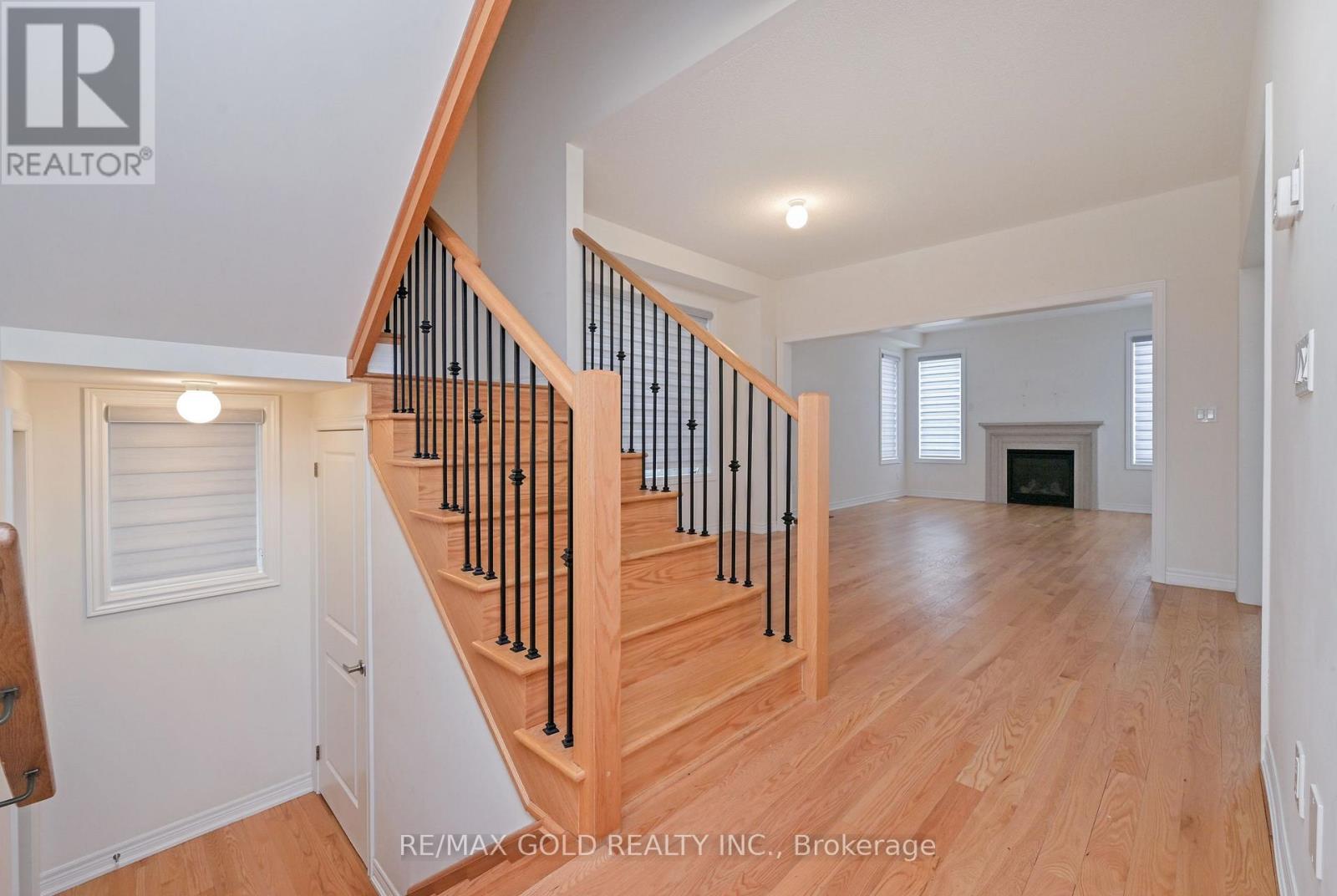 1345 Davis Loop, Innisfil, Ontario  L0L 0B1 - Photo 6 - N13687516