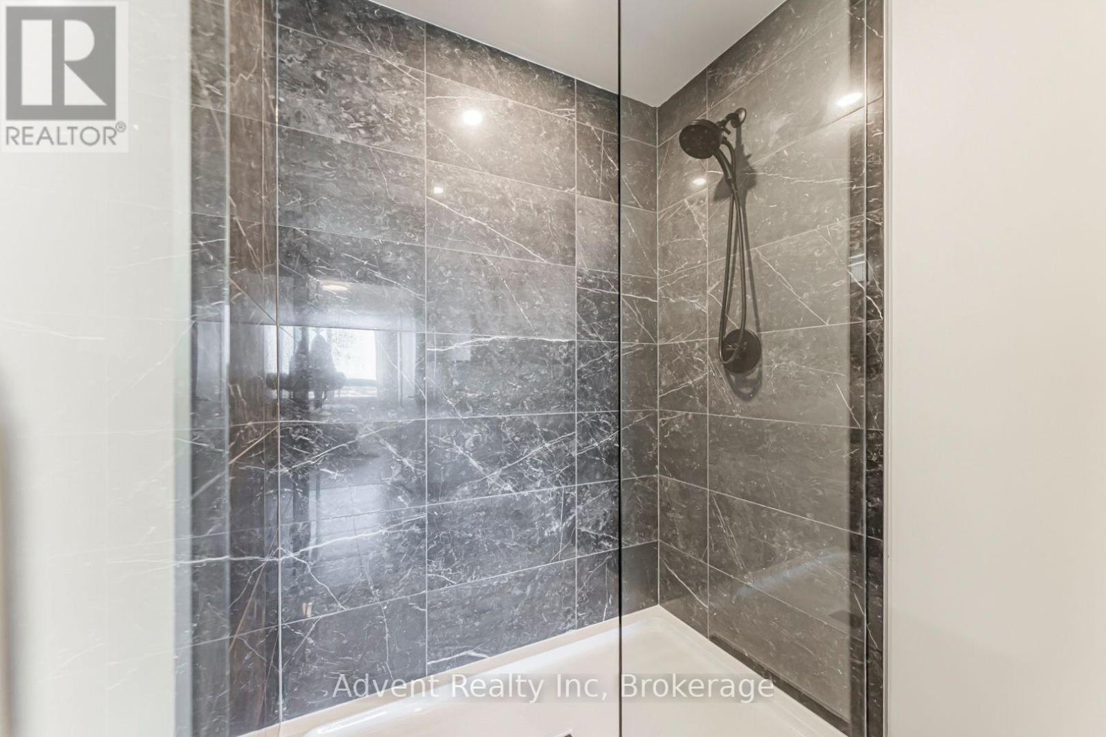 3806 - 18 Water Walk Drive, Markham (Unionville), Ontario  L3R 6L5 - Photo 30 - N13687534