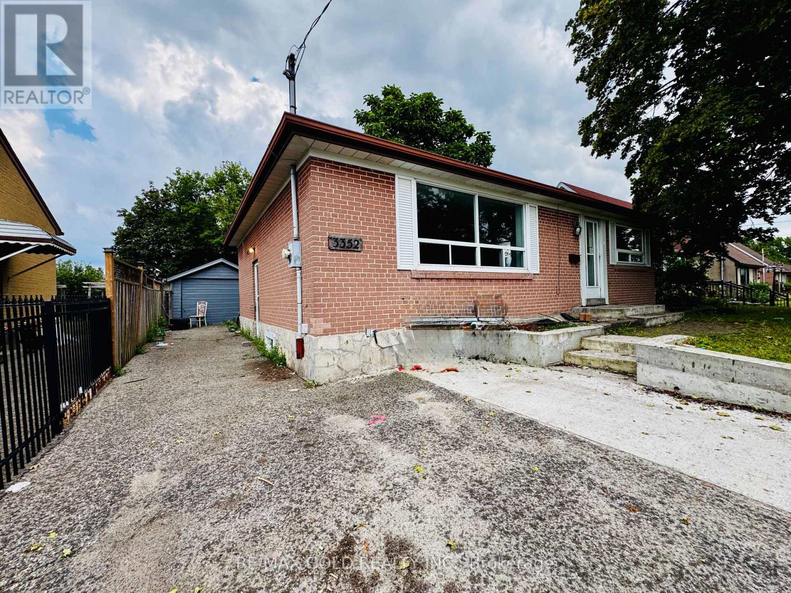 3352 Etude Drive, Mississauga, Ontario  L4T 1T3 - Photo 3 - W13687618