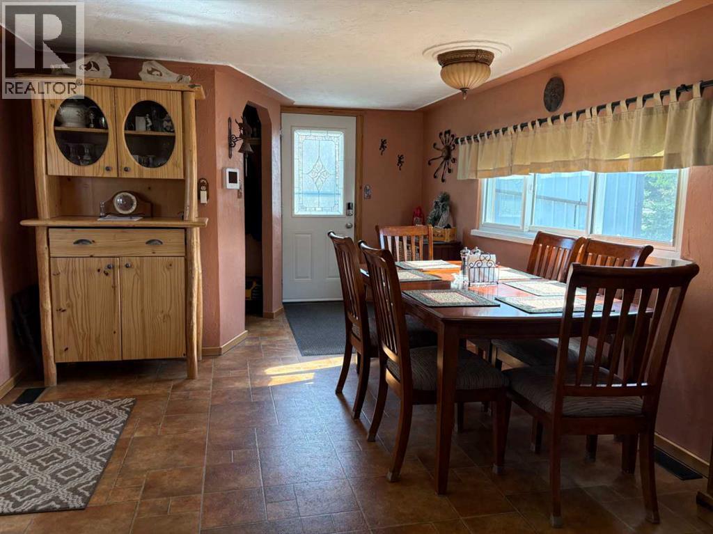 4915 50 Avenue E, Bluffton, Alberta  T0C 0M0 - Photo 4 - A2313696