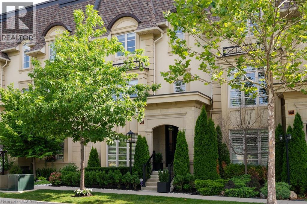 253 HANOVER Street, Oakville, Ontario