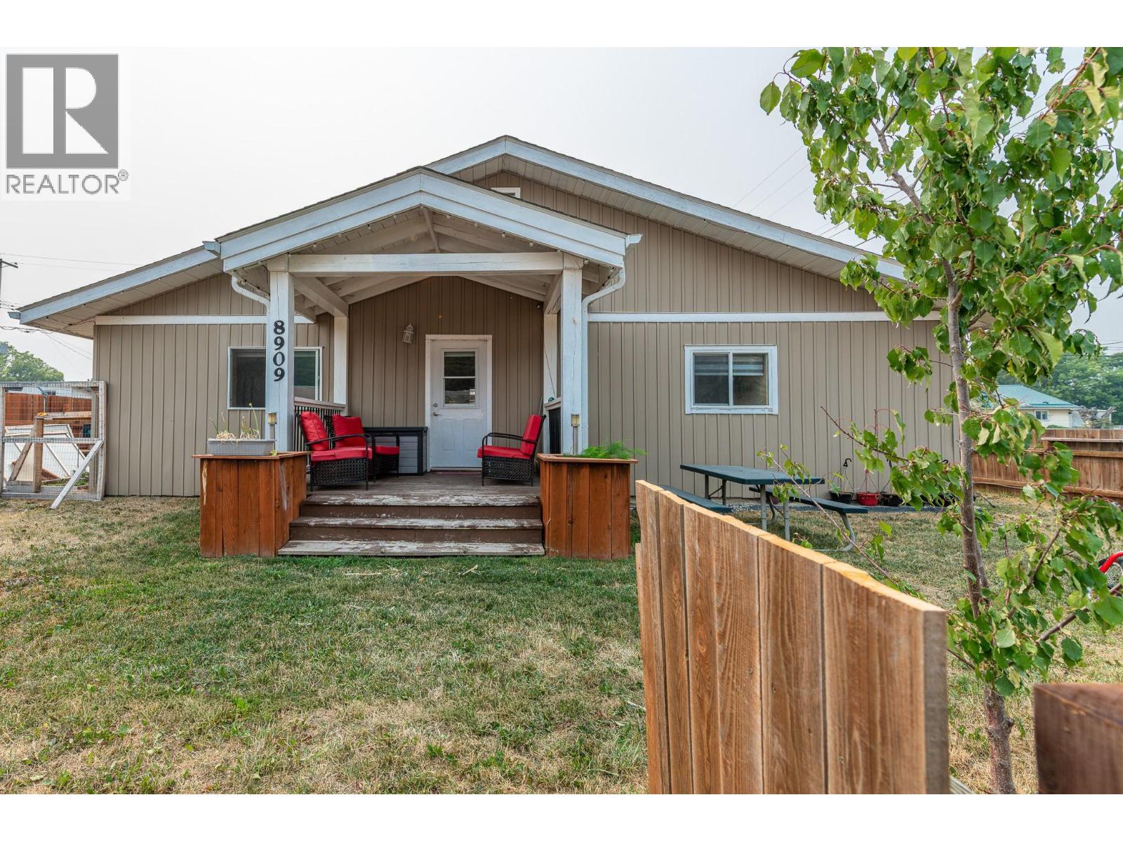8909 GRAINGER Road, Canal Flats, British Columbia