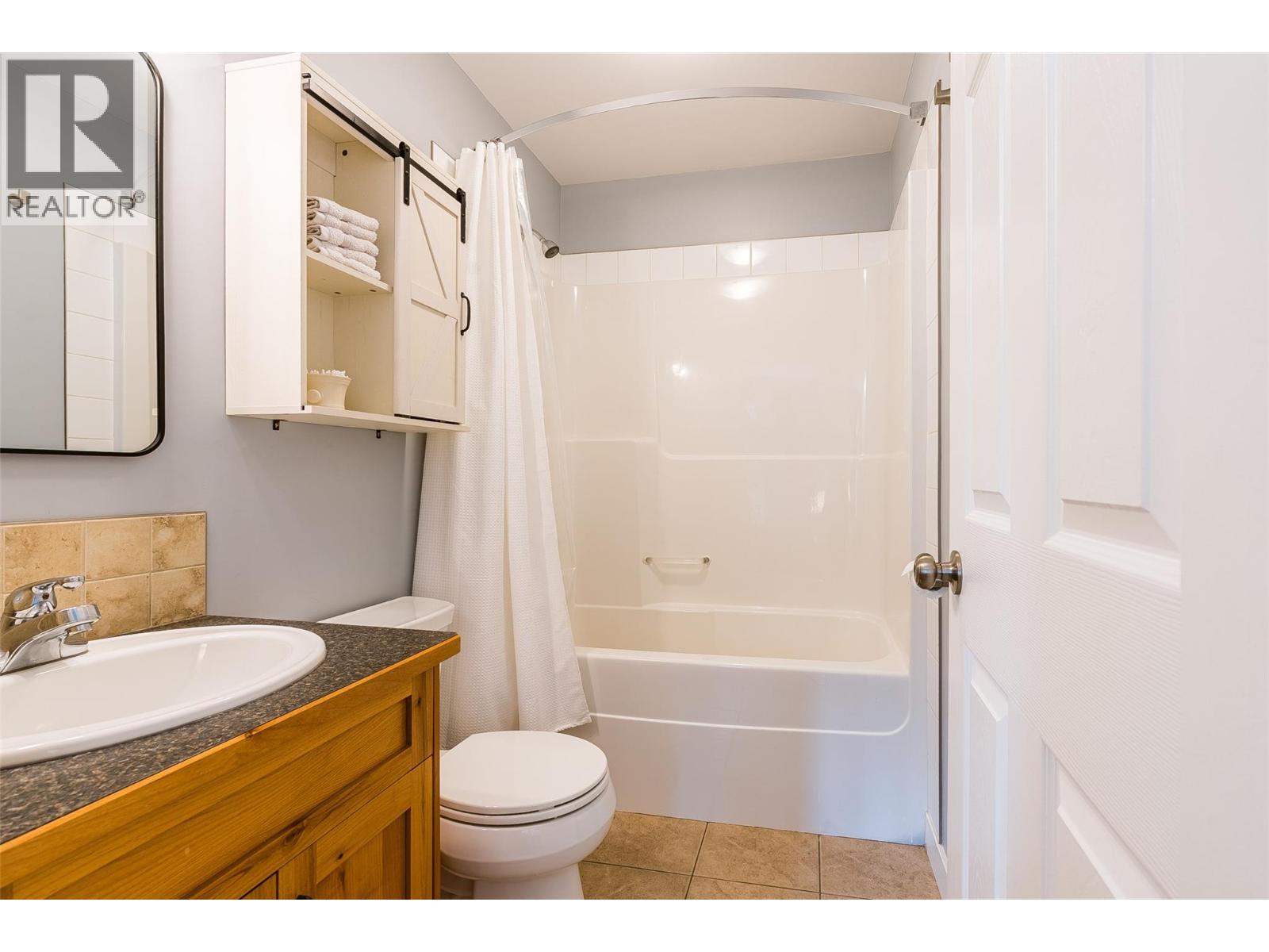 989 Swansea View Road Unit# 3, Windermere, British Columbia  V0A 1K3 - Photo 11 - 10397966