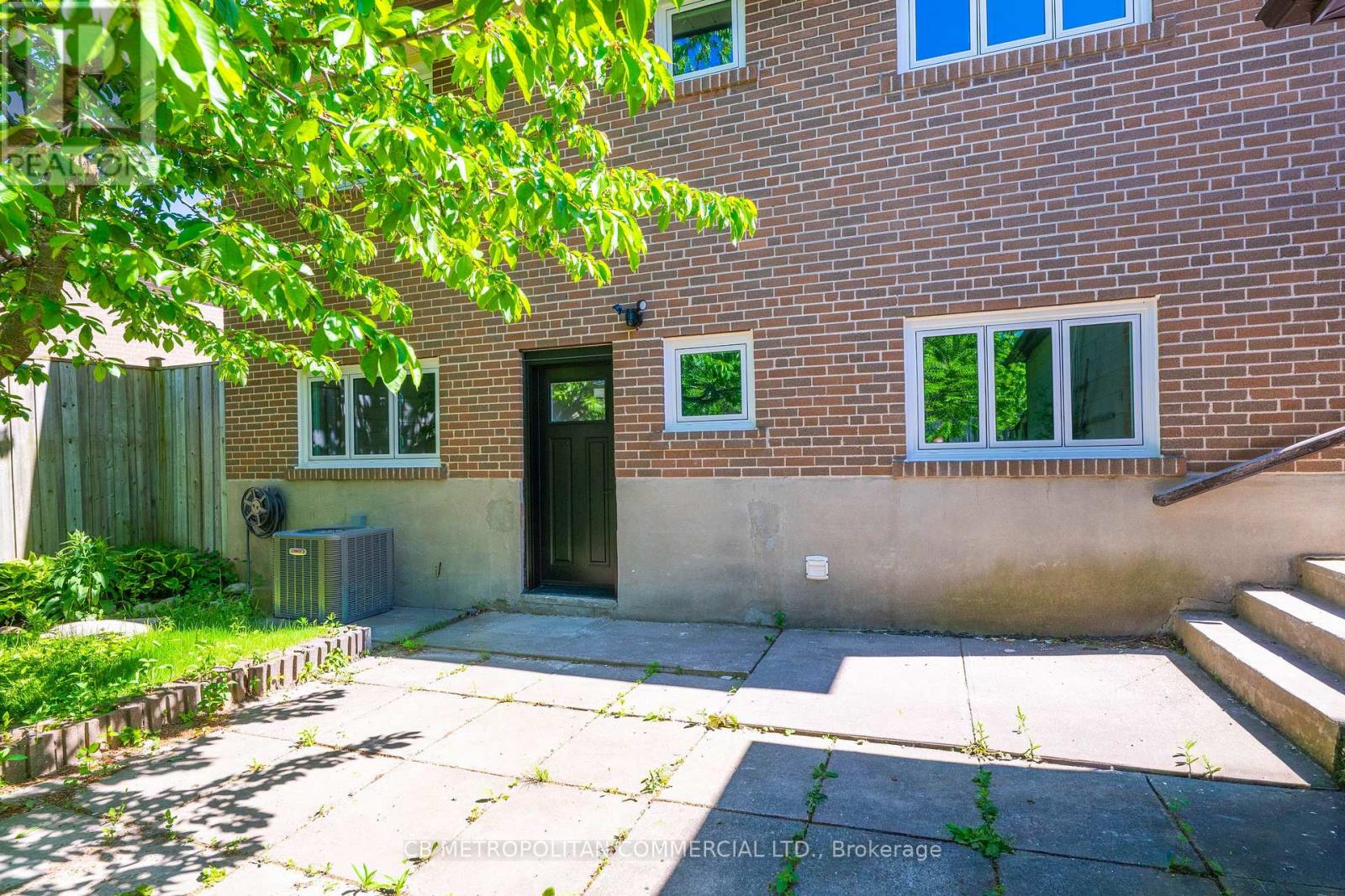 110 Marcella Street, Toronto, Ontario M1G 1L4 - Photo 2 - E13679040