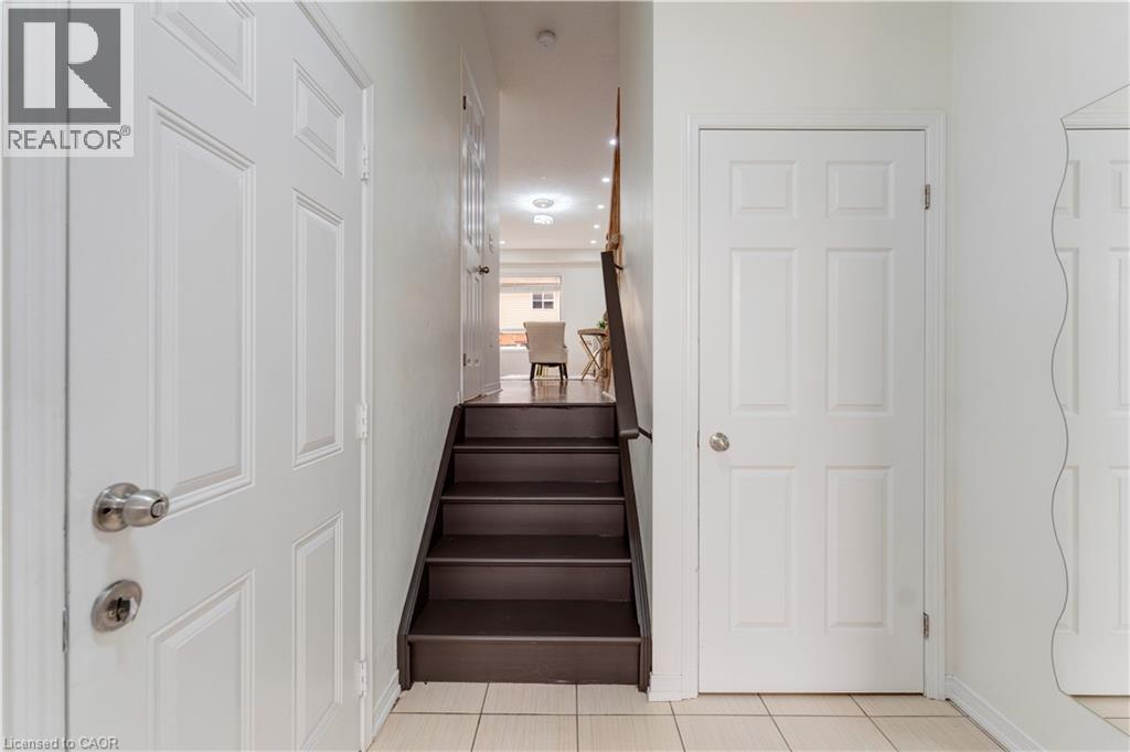 128 Palacebeach Trail, Stoney Creek, Ontario L8E 0C3 - Photo 4 - 40848859