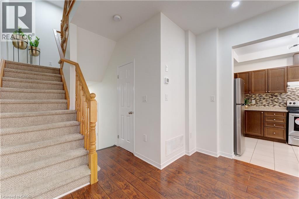 128 Palacebeach Trail, Stoney Creek, Ontario L8E 0C3 - Photo 12 - 40848859