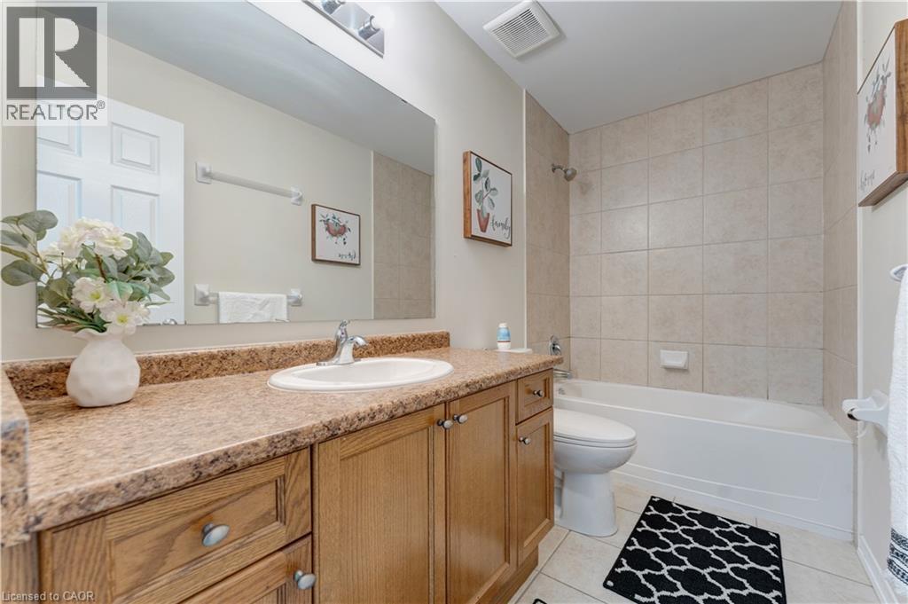 128 Palacebeach Trail, Stoney Creek, Ontario L8E 0C3 - Photo 26 - 40848859
