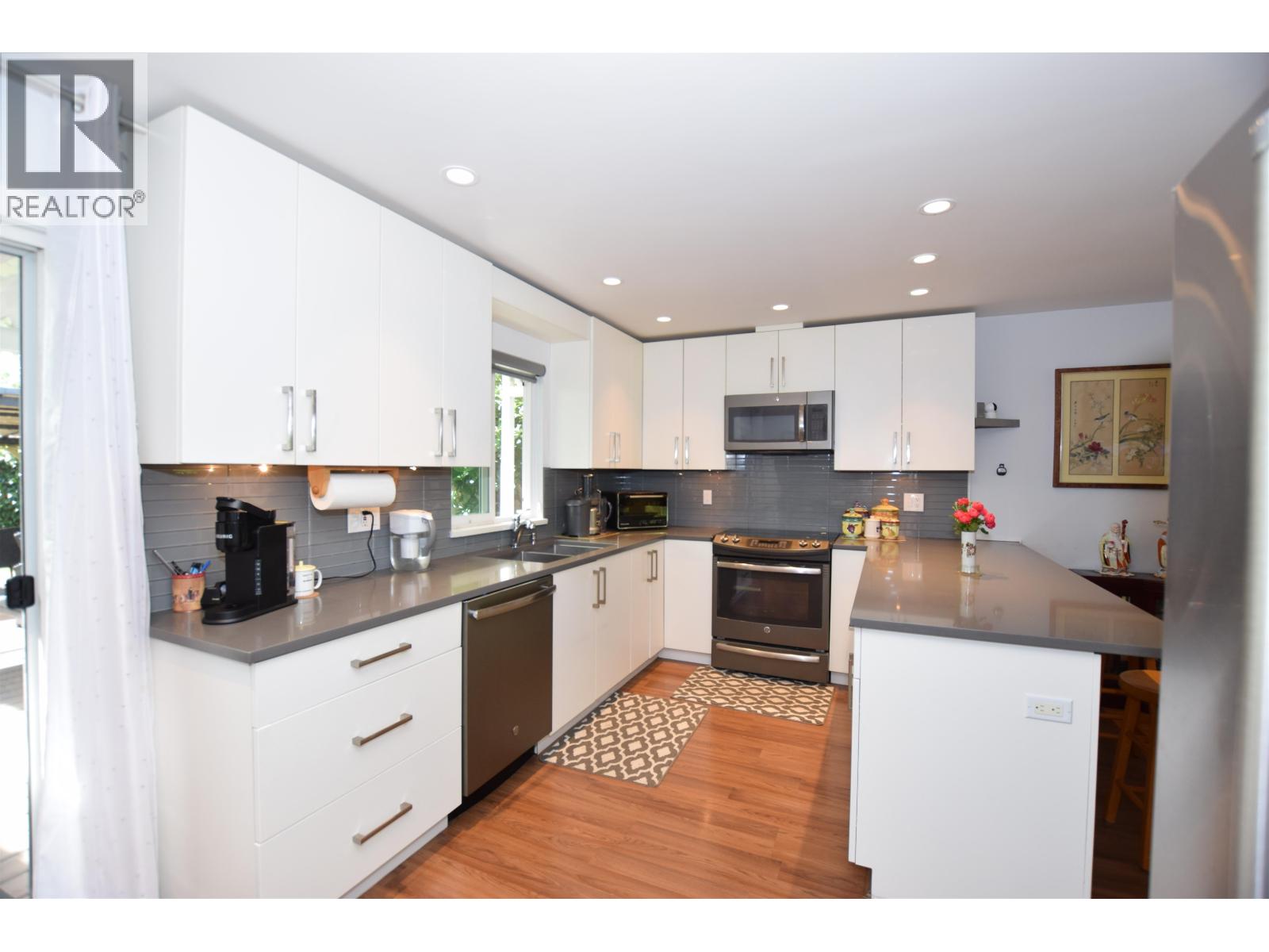 2904 Tatla Place, Coquitlam, British Columbia  V3C 4W8 - Photo 5 - R3156629