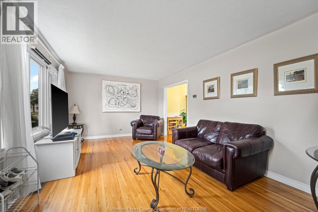 2258 Tecumseh Road West, Windsor, Ontario  N9B 1W1 - Photo 6 - 26020160