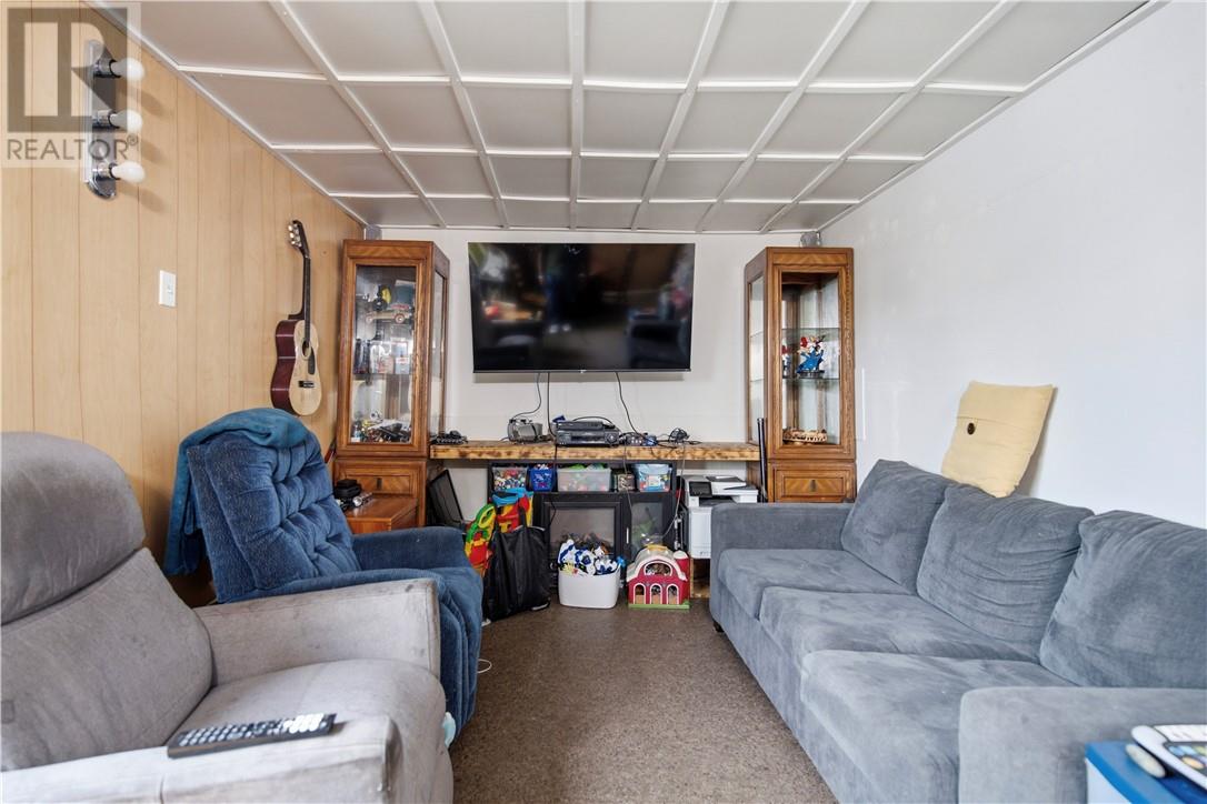 3297 Falconbridge Highway, Garson, Ontario  P3L 1E2 - Photo 8 - 2129016