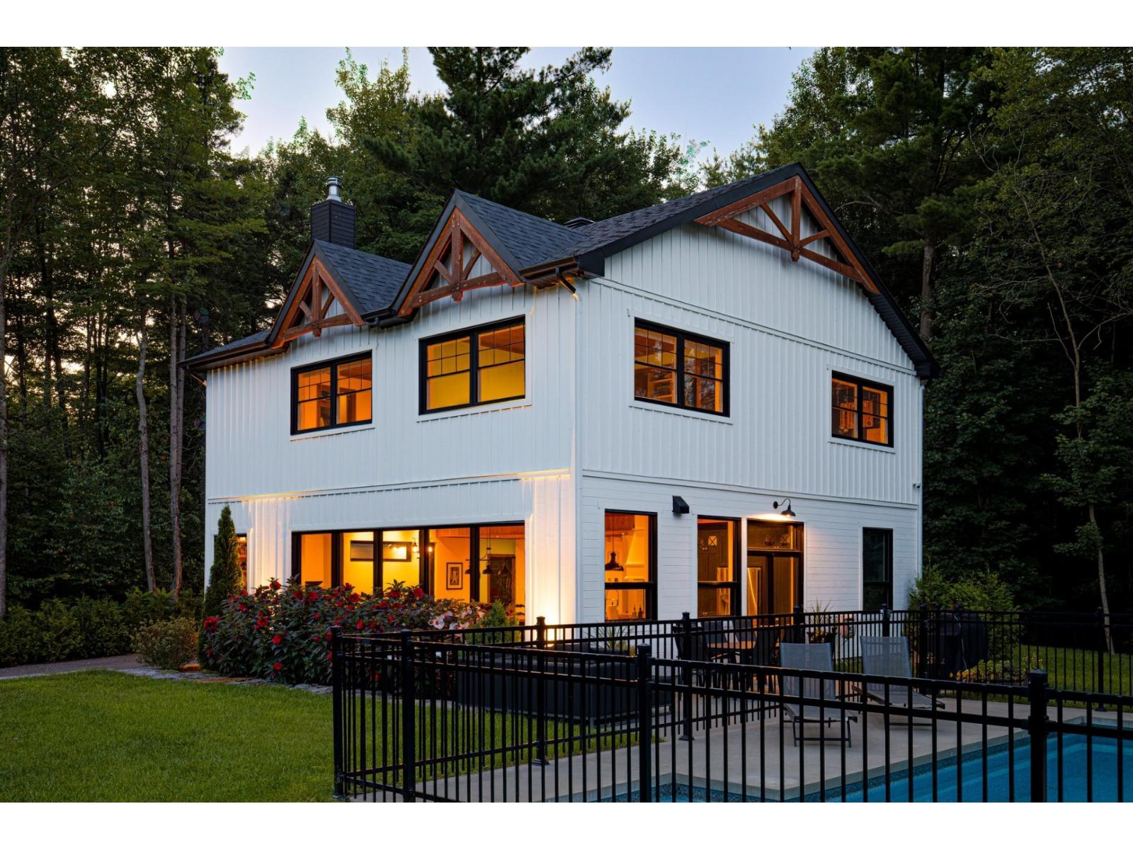 320 Rue de l'Archer Saint-Lin/Laurentides Quebec Canada J5M2H5 2