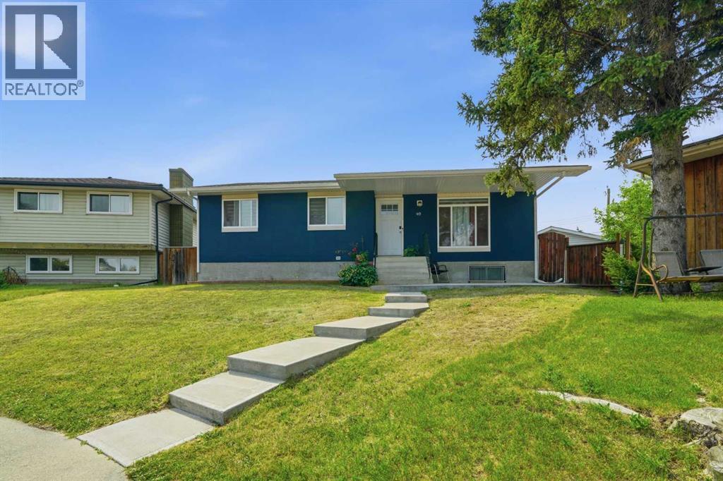 40 Penworth Place SE, Calgary, Alberta  T2A 4G4 - Photo 3 - A2334140