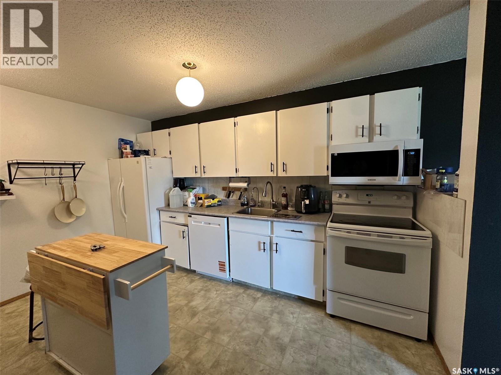 204 306 Perkins Street, Estevan, Saskatchewan  S4A 2K1 - Photo 2 - SK045918