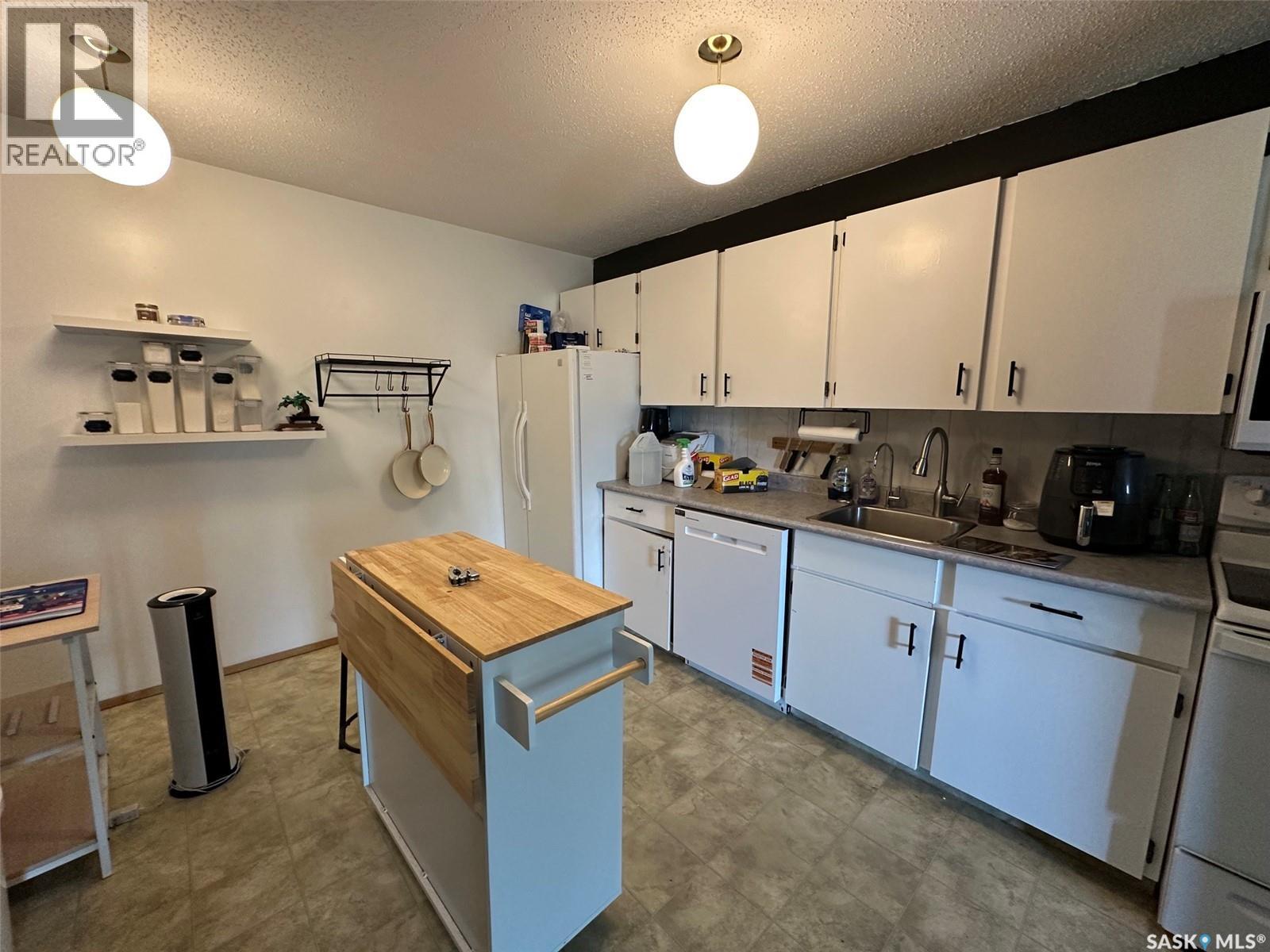 204 306 Perkins Street, Estevan, Saskatchewan  S4A 2K1 - Photo 3 - SK045918
