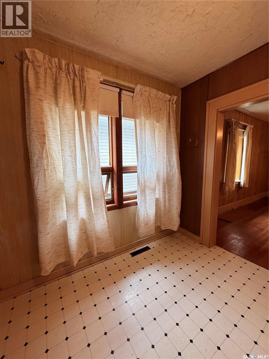 538 Centre Street, Shaunavon, Saskatchewan  S0N 2M0 - Photo 10 - SK045803