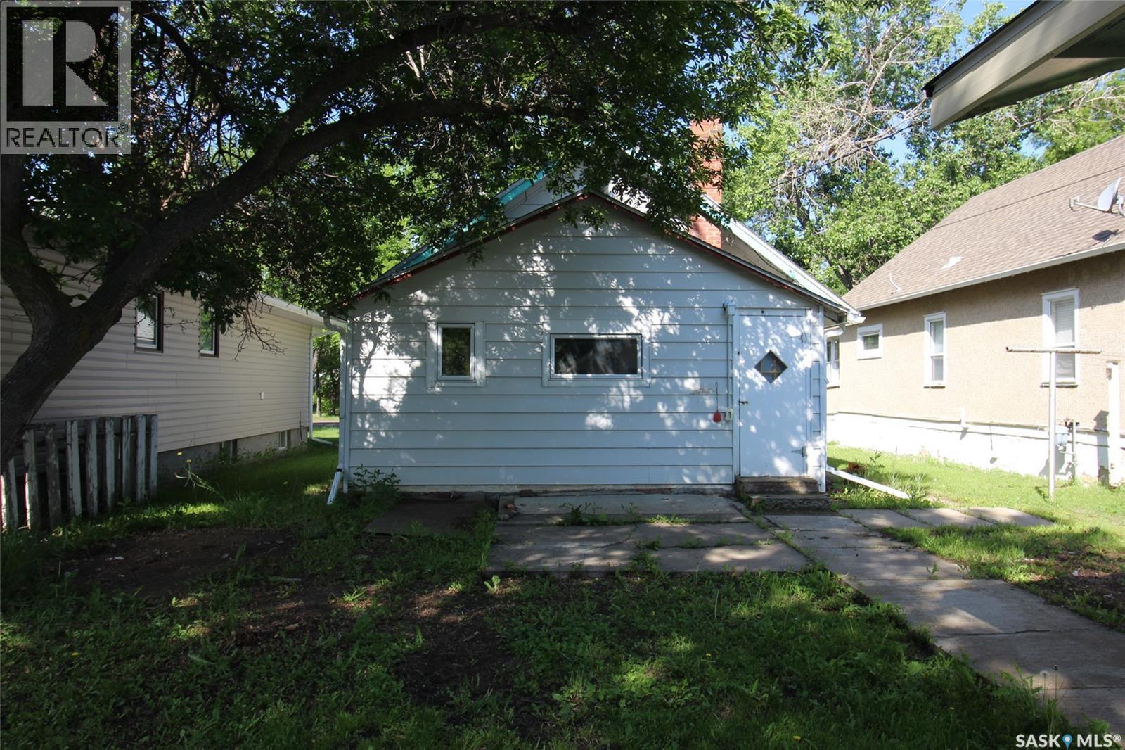 538 Centre Street, Shaunavon, Saskatchewan  S0N 2M0 - Photo 32 - SK045803