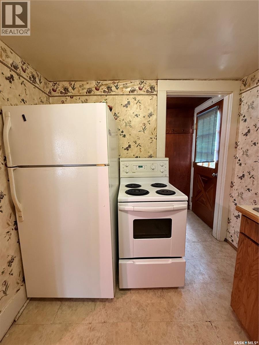538 Centre Street, Shaunavon, Saskatchewan  S0N 2M0 - Photo 4 - SK045803