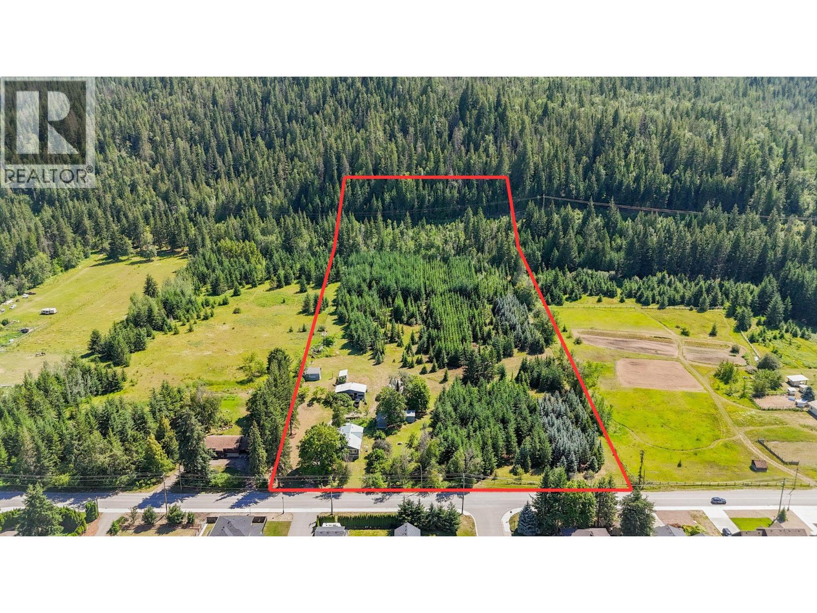 1370 20 Avenue SE, Salmon Arm, British Columbia