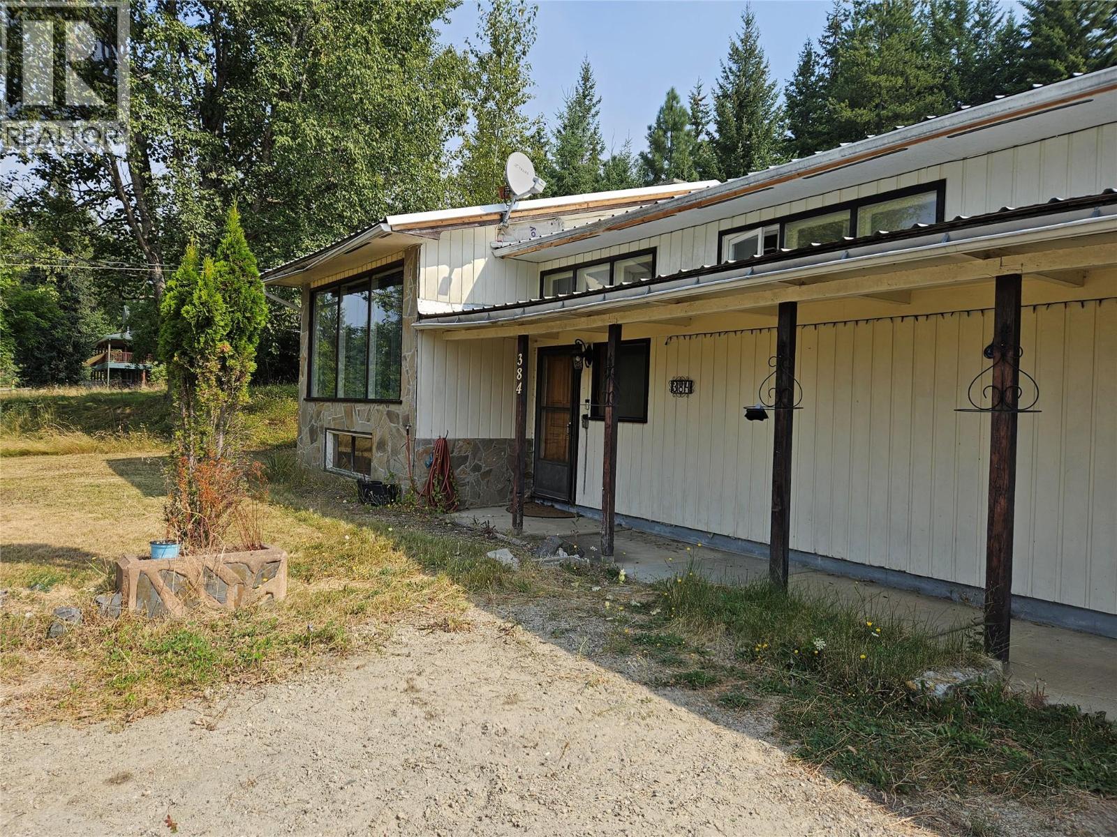 384 Highway Highway S, Nakusp, British Columbia