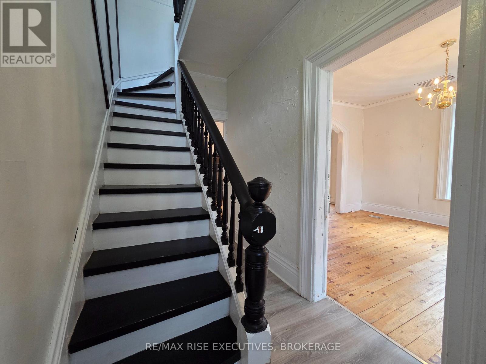 18 Stone Street, Belleville, Ontario  K8P 1Z9 - Photo 5 - X13687632