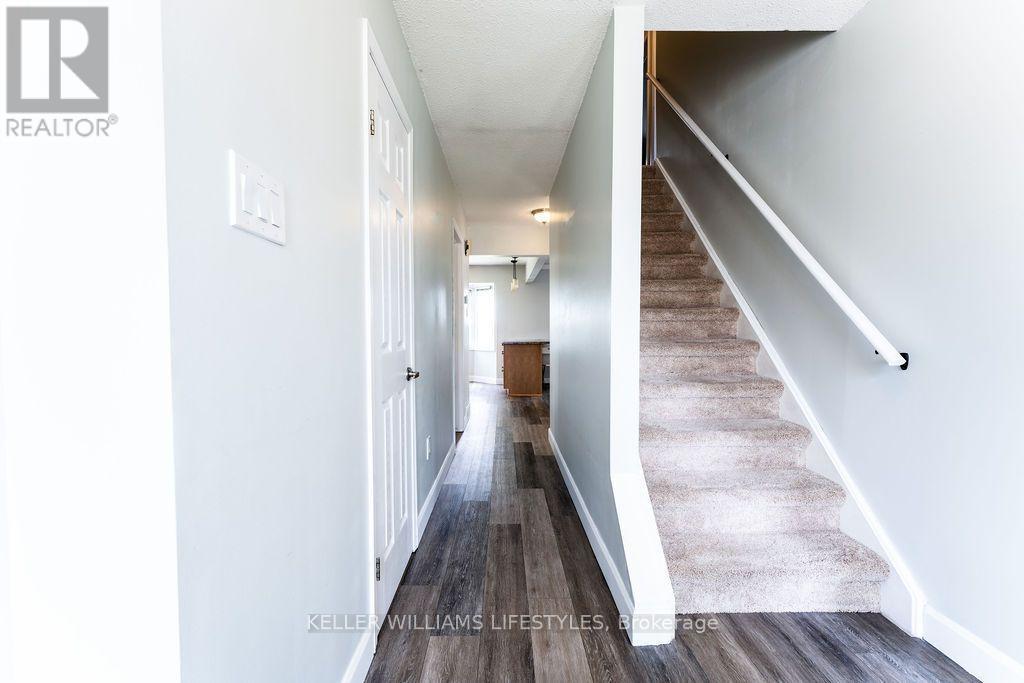 54 Bexhill Drive, London South, Ontario  N6E 1X2 - Photo 5 - X13687816
