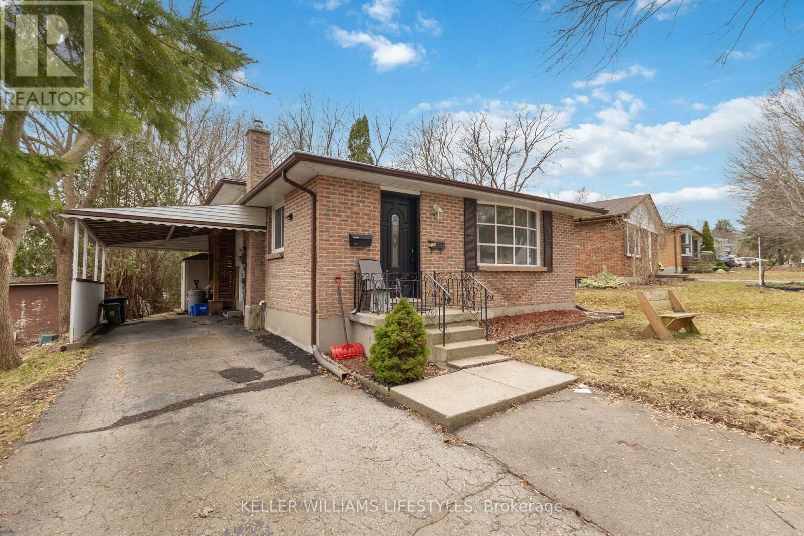 156 Paperbirch Crescent, London North, Ontario  N6G 1L7 - Photo 1 - X13687818