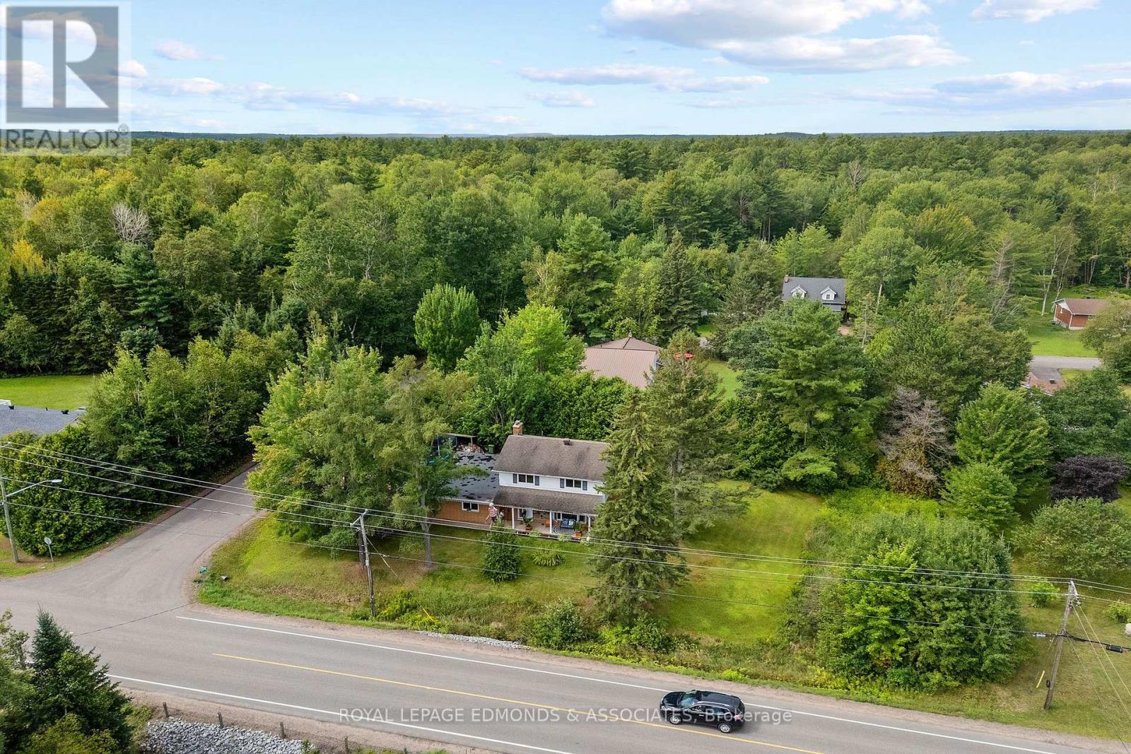 6 Brian Street, Laurentian Valley, Ontario K8A 6W4 - Photo 3 - X13687856