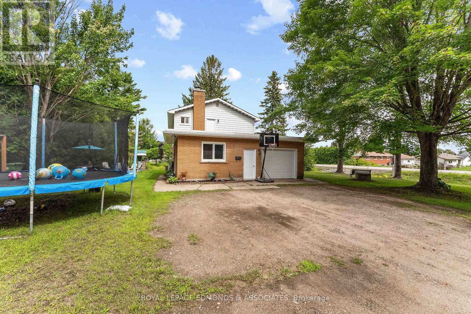 6 Brian Street, Laurentian Valley, Ontario K8A 6W4 - Photo 6 - X13687856