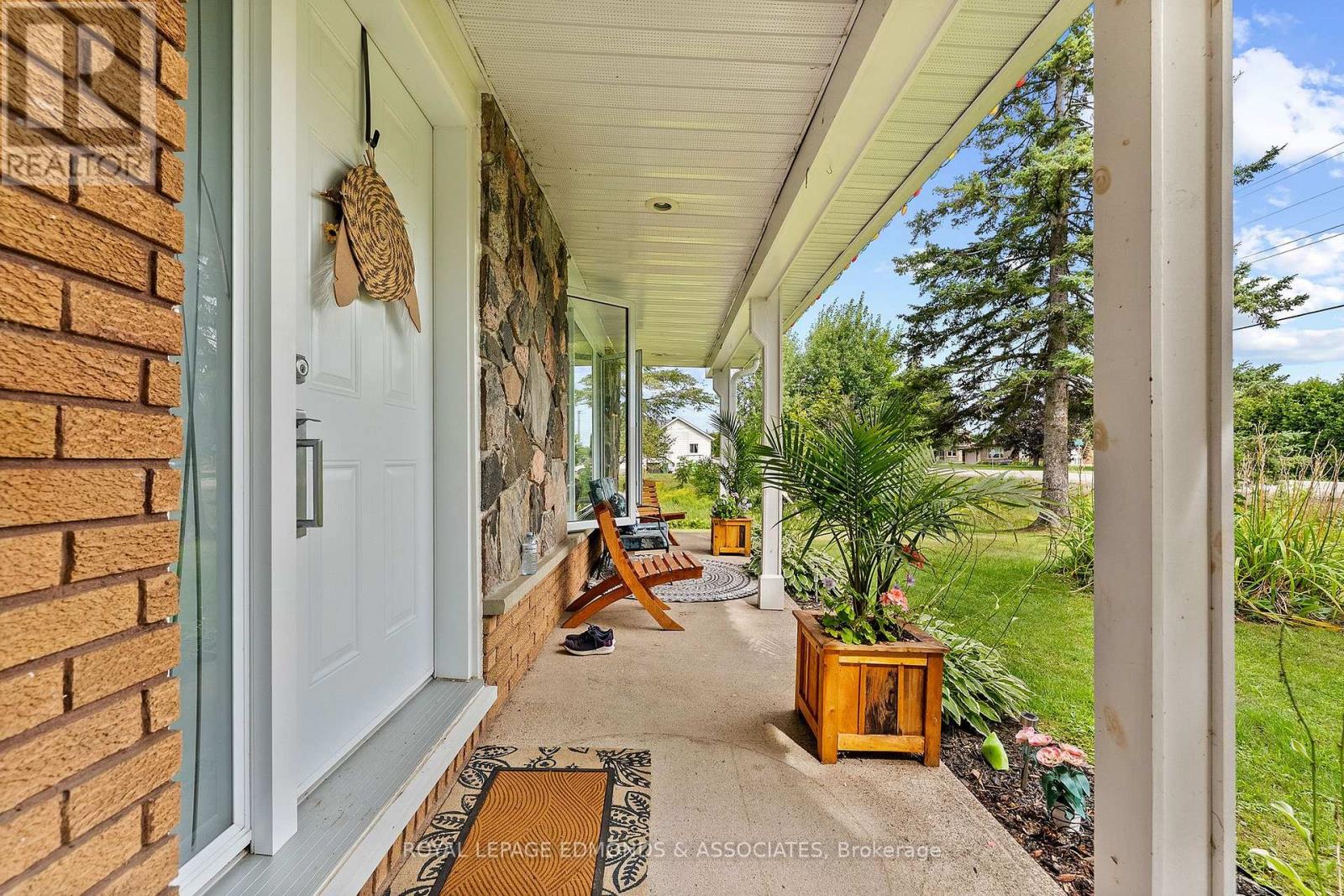 6 Brian Street, Laurentian Valley, Ontario  K8A 6W4 - Photo 8 - X13687856