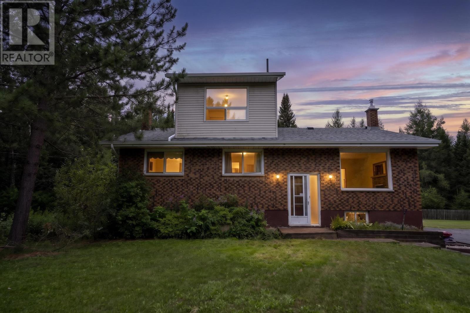 521 Onion Lake RD, Thunder Bay, Ontario