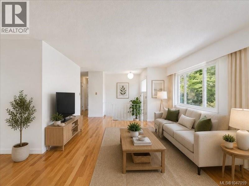 3512 Henderson Rd, Oak Bay, British Columbia  V8P 5B1 - Photo 8 - 1047059